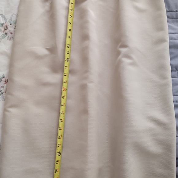 Gorgeous light tan career skirt suit. - Picture 5 of 6